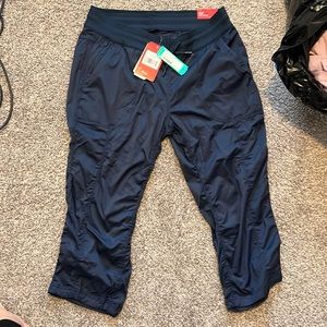 Navy North Face Capris. New with tags